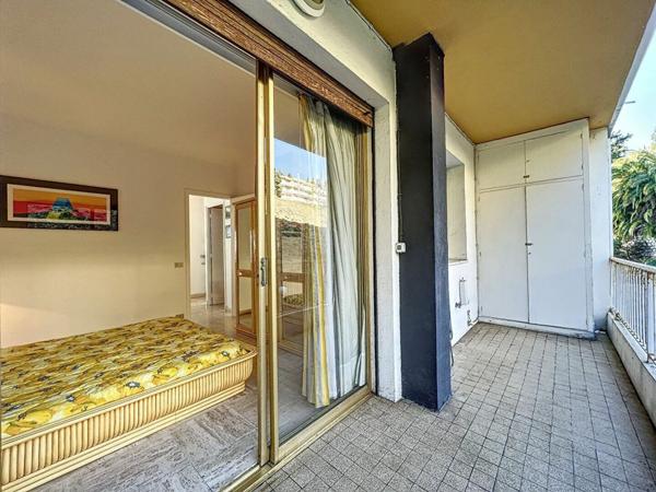 Appartement à vendre    3 pièces •    Menton