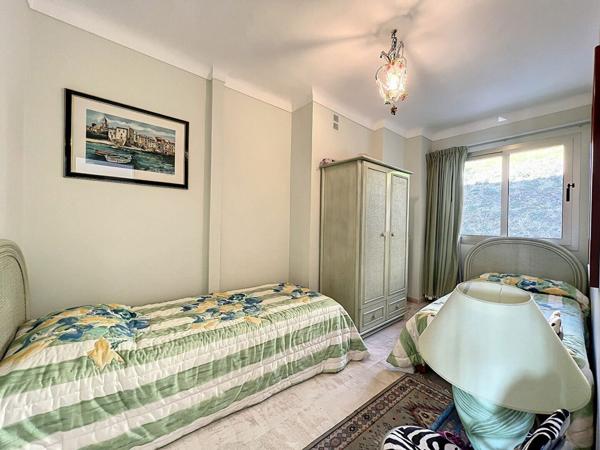 Appartement à vendre    3 pièces •    Menton