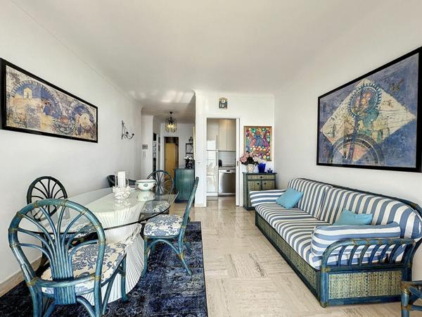 Appartement à vendre    3 pièces •    Menton