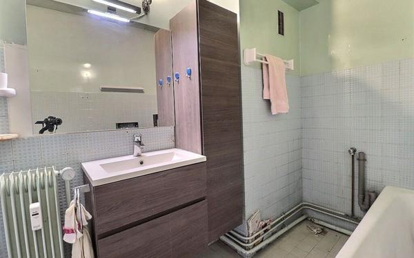 Appartement à vendre    2 pièces • 49,04 m2 Viroflay