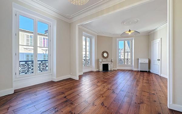 Appartement à vendre    5 pièces • 132,48 m2 Pau