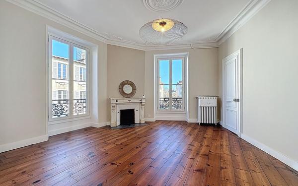 Appartement à vendre    5 pièces • 132,48 m2 Pau