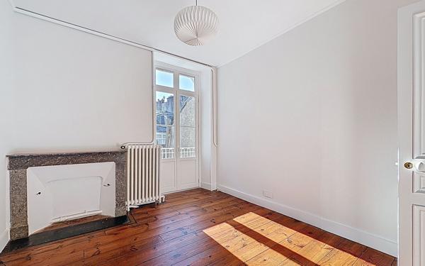Appartement à vendre    5 pièces • 132,48 m2 Pau