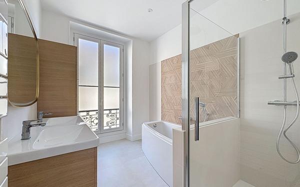 Appartement à vendre    5 pièces • 132,48 m2 Pau