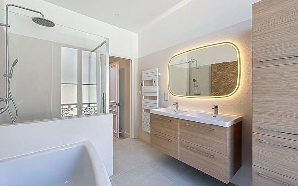 Appartement à vendre    5 pièces • 132,48 m2 Pau