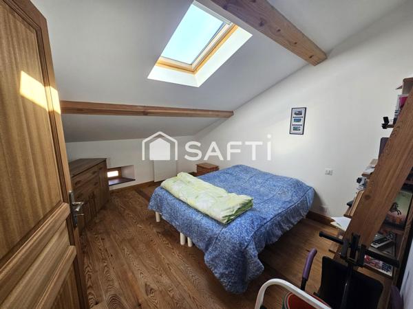 Charmante maison en pierre de 180 m² habitables.