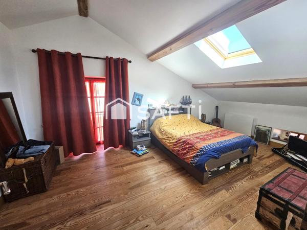 Charmante maison en pierre de 180 m² habitables.