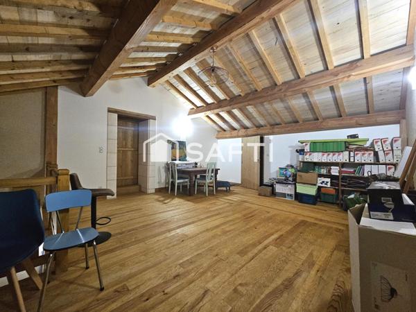 Charmante maison en pierre de 180 m² habitables.