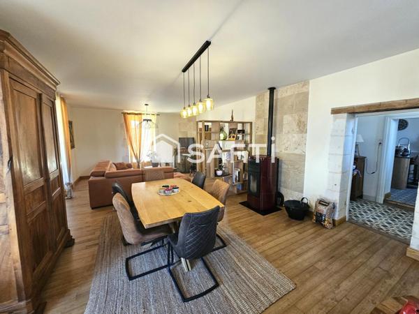 Charmante maison en pierre de 180 m² habitables.