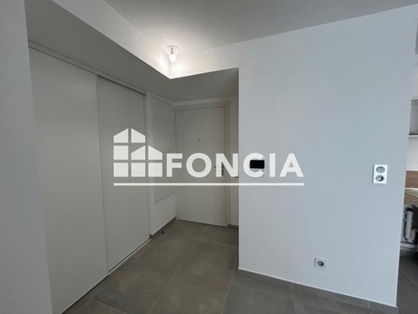 Location Appartement 3 pièces 60.52 m² - 8 AVENUE DE FLORE Istres 13800