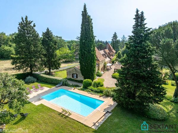 Domaine périgourdin de 400 M2 habitables sur 12 ha de parc avec pisicne