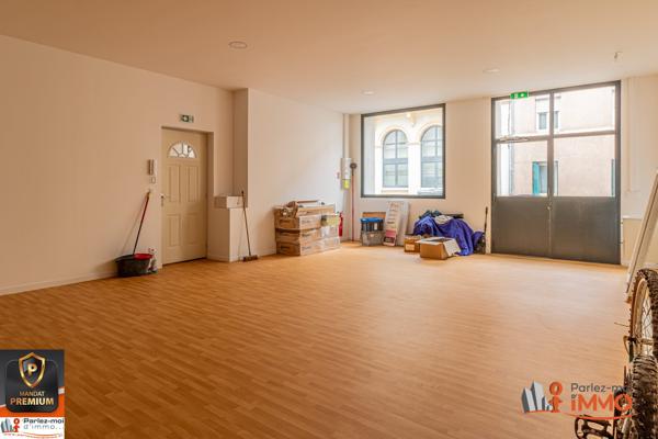 Immeuble à vendre, 360 m² - Tarare 69170