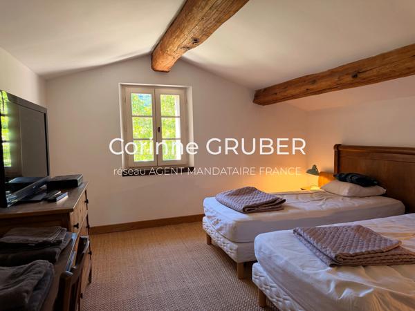 Immobilier Thoard (04380) – Propriété 210m2 – 650 000 €