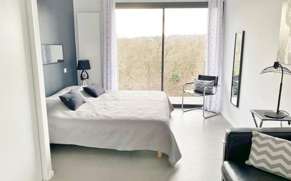 Maison à vendre    5 pièces • 207,11 m2 Chaponost