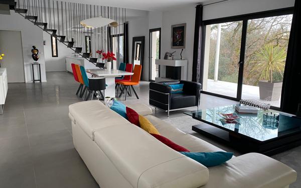 Maison à vendre    5 pièces • 207,11 m2 Chaponost