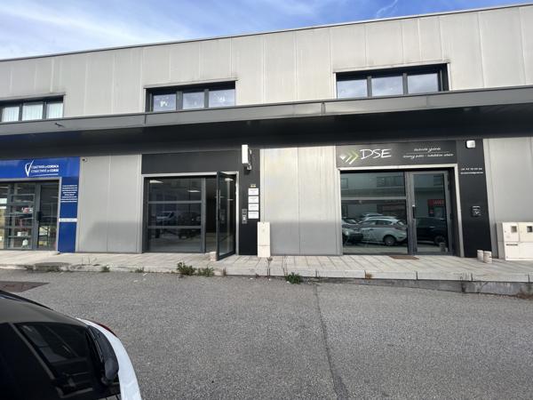 Local professionnel 140 m²
