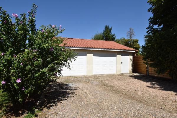 MAISON 131,5m2 / PARCELLE 1238m2 / 4 CHAMBRES