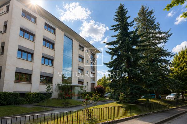 Appartement
         6 pièces
        - 114 m² 550 000 € *