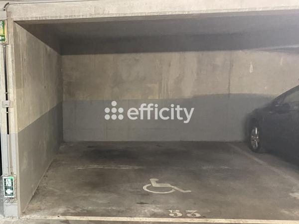 Appartement
         2 pièces
        - 56 m² Exclusivité 375 000 € *