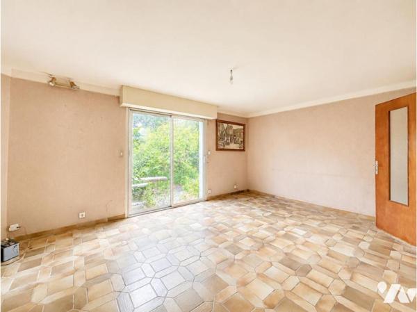 Fouesnant - Mousterlin : Maison de bord de mer sur plus de 2 000 m² de terrain arboré