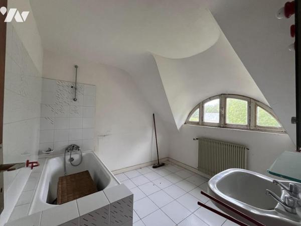 Fouesnant - Mousterlin : Maison de bord de mer sur plus de 2 000 m² de terrain arboré