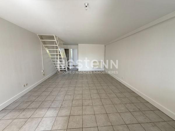 Begles proche stade Moga à louer appartement T4 duplex avec garage fermé.