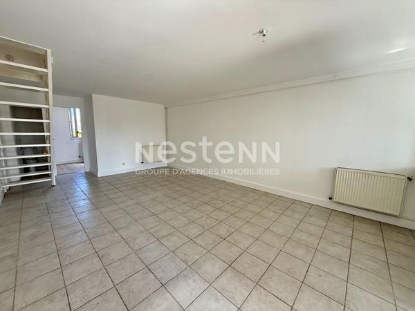 Begles proche stade Moga à louer appartement T4 duplex avec garage fermé.
