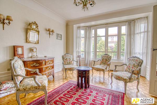 Versailles Montreuil Maison 6 pièces 278 m² au sol sur parcelle de 508 m² €1 340 000 ** - Référence 25765