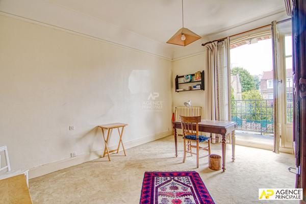 Versailles Montreuil Maison 6 pièces 278 m² au sol sur parcelle de 508 m² €1 340 000 ** - Référence 25765