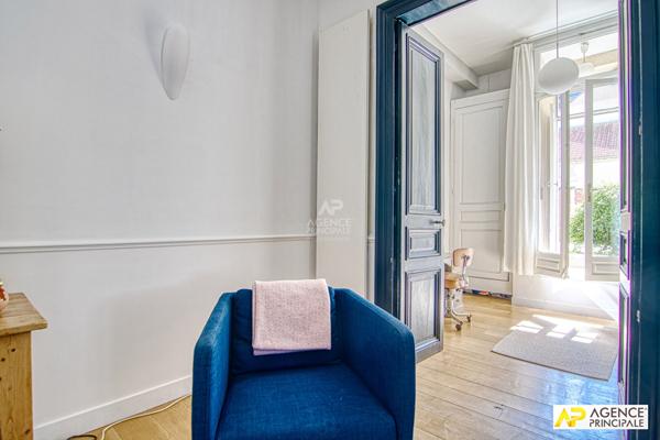 Versailles Saint-Louis Appartement 5 pièces 114 m² au sol (105 m² carrez) €1 150 000 ** - Référence 25770