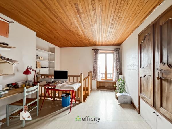 Maison 11 pièces - 330 m²