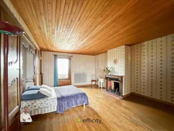 Maison 11 pièces - 330 m²