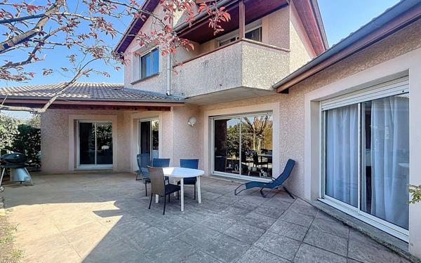 Maison à louer    5 pièces •  Tournon-sur-Rhône