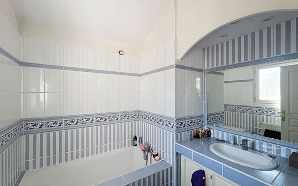 Maison à louer    5 pièces •  Tournon-sur-Rhône