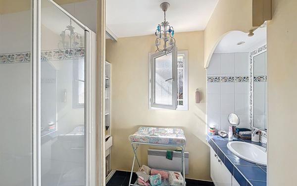 Maison à louer    5 pièces •  Tournon-sur-Rhône