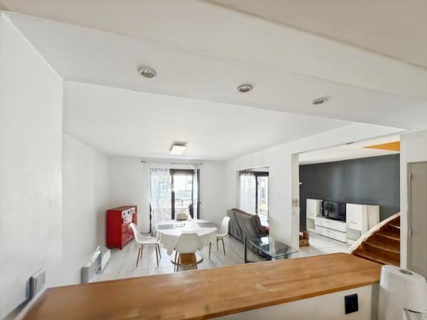 Maison de 100 m2 à MONTCEAU LES MINES avec terrain.