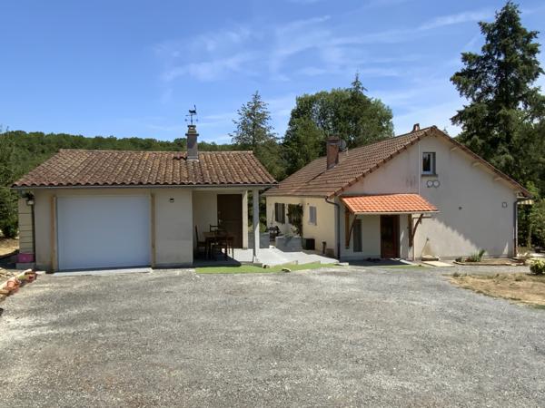 Maison
         5 pièces
        - 120 m² Exclusivité 246 000 € *