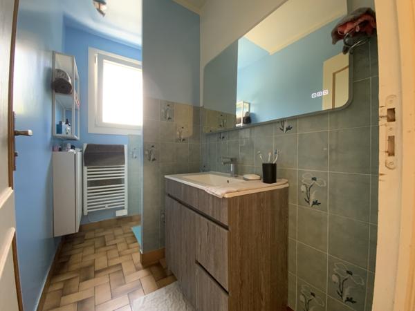 Maison
         5 pièces
        - 120 m² Exclusivité 246 000 € *