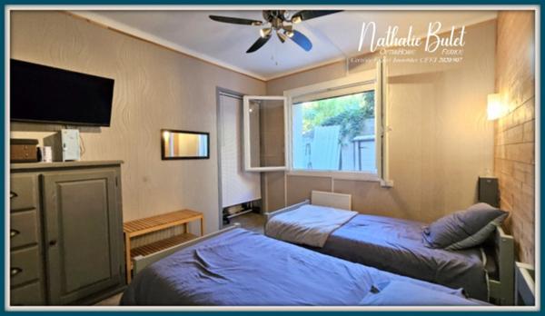 Maison rénovée en 2018 – 3 habitations distinctes – Grande cour et garages – PUISSERGIUER