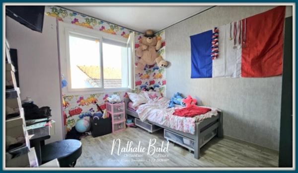 Maison rénovée en 2018 – 3 habitations distinctes – Grande cour et garages – PUISSERGIUER