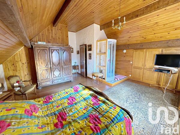 Châlet 4 pièces de 130 m² à Saint-Martin-Vésubie (06450)