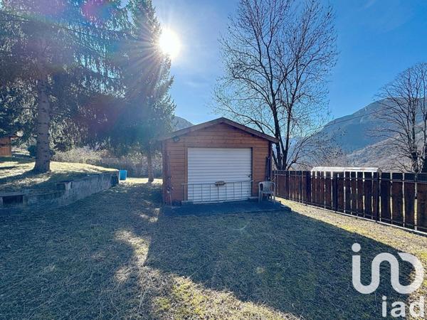 Châlet 4 pièces de 130 m² à Saint-Martin-Vésubie (06450)