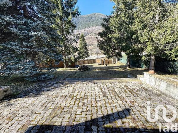 Châlet 4 pièces de 130 m² à Saint-Martin-Vésubie (06450)