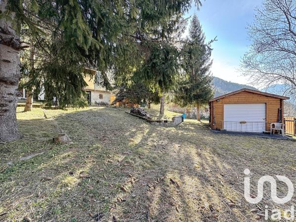 Châlet 4 pièces de 130 m² à Saint-Martin-Vésubie (06450)