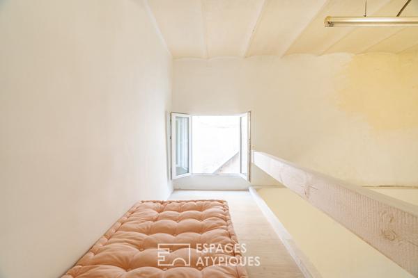 Atelier d’artiste avec extérieur à réécrire