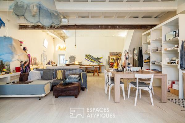 Atelier d’artiste avec extérieur à réécrire