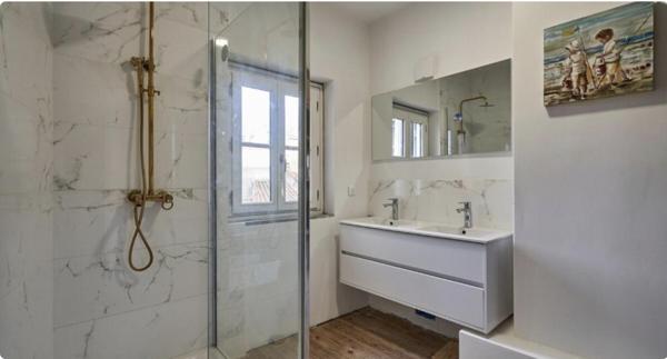 Villa 9 pièce(s) 5 chambre(s) 155 m²