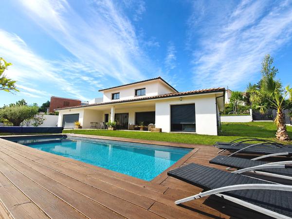 Maison très recente 5 pièce(s) 167 m2