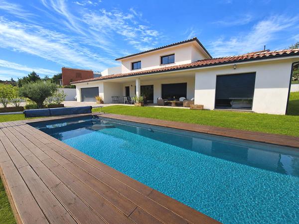 Maison très recente 5 pièce(s) 167 m2