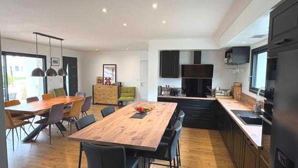 Maison très recente 5 pièce(s) 167 m2